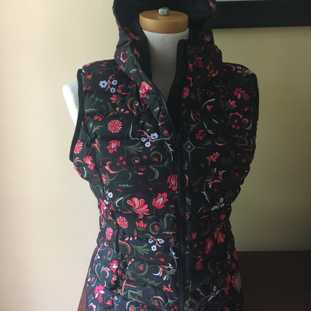 NWT! adidas Slim Hooded Puffer Vest AOP